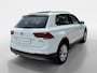 Volkswagen Tiguan 2.0 TSI 4Motion Highline | PAN. DAK | ELEKTR. TREKHAAK | STOELVERWARMING | NL-AUTO | DEALERONDERHOUDEN | ETC..