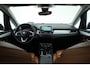 BMW 2-Serie Active Tourer 218i Luxury High Ex. | Rijklaar! | Orig. NL | Trekhaak | HUD | Memory | Camera+PDC | Stoelverw. | Leder | Nav | Cruise | Keyless | LED | 17'' V