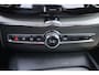 Volvo XC60 T6 Recharge AWD Plus Bright | Long Range | Stoelverwarming | Trekhaak | Panoramadak | Parkeercamera | Memory Stoelen | Keyless