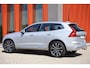Volvo XC60 T6 Recharge AWD Plus Bright | Long Range | Stoelverwarming | Trekhaak | Panoramadak | Parkeercamera | Memory Stoelen | Keyless