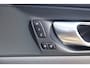 Volvo XC60 T6 Recharge AWD Plus Bright | Long Range | Stoelverwarming | Trekhaak | Panoramadak | Parkeercamera | Memory Stoelen | Keyless