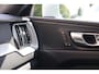 Volvo XC60 T6 Recharge AWD Plus Bright | Long Range | Stoelverwarming | Trekhaak | Panoramadak | Parkeercamera | Memory Stoelen | Keyless