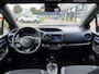 Toyota Yaris 1.5 HYBRID BI-TONE 5-DEURS CRUISE CLIMA NL-AUTO 16"LM-VELGEN CAMERA BLUETOOTH PRIVACY GLASS KEYLESS
