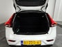 Volvo V40 1.6 T3 Summum | Parkeercamera | Cruise control | Climate control | Regensensor