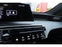 Peugeot 5008 1.2 Hybrid 145PK ALLURE 7p | 360° VISION & DRIVE ASSIST PACK: ANTI DIEFSTAL ALARM MET SUPERVEGRENDELING/VERWARMBAAR VOLLEDEREN STUURWIEL/VISEOPARK 360° HD CAMERA'S MET PARKEERHULP VOOR, BUITENSPIEGELS MET KANTELFUNCTIE BIJ HET ACHTERUITRIJDEN/ADAPTIVE CRUISE CONTROL MET STOP & GO FUNCTIE, REAR CROSS TRAFFIC ALERT, LANE CHANGE ASSIST, DODEHOEK DETECTIE, GROOTLICHT ASSISTENT | PANORAMIC NAVIGATION PACK: PEUGEOT PANORAMIC i-COCKPIT MET GEBOGEN EN ZWEVEND HD SCHERM/PEUGEOT 3D NAVIGATIE/SPRAAKHERKENNING/3-USB AANSLUITINGEN/DRAADLOZE TELEFOONLADER | SEAT PACK: AGR STOEL MET VERWARMBARE VOORSTOELEN | 7-PERSOONS | LED KOPLAMPEN | 19" LICHTMETALEN VELGEN | KEYLESS ENTRY/START | INTERIEUR VERLICHTING | GELAMINEERDE EN GELUIDDEMPENDE GETINTE VOORRUIT | DRAADLOZE APPLE CARPLAY/ANDROID AUTO |