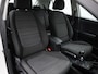 Kia Stonic 1.0 T-GDi MHEV DynamicLine | Apple Carplay / Android Auto | Parkeer sensoren | Navigatie | Camera | Cruise control | Climate control | DAB |