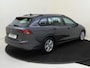 Volkswagen Golf Variant 1.5 eTSI Life Business | Trekhaak | Adaptieve cruise control | Stoel- en stuurwielverwarming | 3-zone airco | Navigatie | Sfeerverlichting | Lane assist |