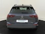 Volkswagen Golf Variant 1.5 eTSI Life Business | Trekhaak | Adaptieve cruise control | Stoel- en stuurwielverwarming | 3-zone airco | Navigatie | Sfeerverlichting | Lane assist |
