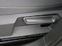 Volkswagen Golf Variant 1.5 eTSI Life Business | Trekhaak | Adaptieve cruise control | Stoel- en stuurwielverwarming | 3-zone airco | Navigatie | Sfeerverlichting | Lane assist |