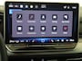 Volkswagen Golf Variant 1.5 eTSI Life Business | Trekhaak | Adaptieve cruise control | Stoel- en stuurwielverwarming | 3-zone airco | Navigatie | Sfeerverlichting | Lane assist |