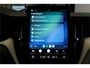 Volvo XC60 2.0 T8 AWD 335kW/456pk Aut8 Recharge Ultra Dark Excl. LUCHTVERING + BOWERS&WILKINS + PANORAMADAK + EL.TREKHAAK + DUBBEL GLAS + BLIS + HEAD-UP + PILOT ASSIST + V&A STOEL-&STUURVERWARMING + GOOGLE + STOELVENTILATIE&-MASSAGE + 360 CAMERA + 22" LM-VELGEN!!