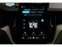 Volvo XC60 2.0 T8 AWD 335kW/456pk Aut8 Recharge Ultra Dark Excl. LUCHTVERING + BOWERS&WILKINS + PANORAMADAK + EL.TREKHAAK + DUBBEL GLAS + BLIS + HEAD-UP + PILOT ASSIST + V&A STOEL-&STUURVERWARMING + GOOGLE + STOELVENTILATIE&-MASSAGE + 360 CAMERA + 22" LM-VELGEN!!