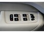 Volvo XC60 2.0 T8 AWD 335kW/456pk Aut8 Recharge Ultra Dark Excl. LUCHTVERING + BOWERS&WILKINS + PANORAMADAK + EL.TREKHAAK + DUBBEL GLAS + BLIS + HEAD-UP + PILOT ASSIST + V&A STOEL-&STUURVERWARMING + GOOGLE + STOELVENTILATIE&-MASSAGE + 360 CAMERA + 22" LM-VELGEN!!