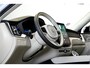 Volvo XC60 2.0 T8 AWD 335kW/456pk Aut8 Recharge Ultra Dark Excl. LUCHTVERING + BOWERS&WILKINS + PANORAMADAK + EL.TREKHAAK + DUBBEL GLAS + BLIS + HEAD-UP + PILOT ASSIST + V&A STOEL-&STUURVERWARMING + GOOGLE + STOELVENTILATIE&-MASSAGE + 360 CAMERA + 22" LM-VELGEN!!