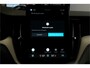 Volvo XC60 2.0 T8 AWD 335kW/456pk Aut8 Recharge Ultra Dark Excl. LUCHTVERING + BOWERS&WILKINS + PANORAMADAK + EL.TREKHAAK + DUBBEL GLAS + BLIS + HEAD-UP + PILOT ASSIST + V&A STOEL-&STUURVERWARMING + GOOGLE + STOELVENTILATIE&-MASSAGE + 360 CAMERA + 22" LM-VELGEN!!