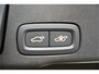 Volvo XC60 2.0 T8 AWD 335kW/456pk Aut8 Recharge Ultra Dark Excl. LUCHTVERING + BOWERS&WILKINS + PANORAMADAK + EL.TREKHAAK + DUBBEL GLAS + BLIS + HEAD-UP + PILOT ASSIST + V&A STOEL-&STUURVERWARMING + GOOGLE + STOELVENTILATIE&-MASSAGE + 360 CAMERA + 22" LM-VELGEN!!