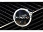 Volvo XC60 2.0 T8 AWD 335kW/456pk Aut8 Recharge Ultra Dark Excl. LUCHTVERING + BOWERS&WILKINS + PANORAMADAK + EL.TREKHAAK + DUBBEL GLAS + BLIS + HEAD-UP + PILOT ASSIST + V&A STOEL-&STUURVERWARMING + GOOGLE + STOELVENTILATIE&-MASSAGE + 360 CAMERA + 22" LM-VELGEN!!