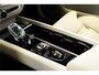 Volvo XC60 2.0 T8 AWD 335kW/456pk Aut8 Recharge Ultra Dark Excl. LUCHTVERING + BOWERS&WILKINS + PANORAMADAK + EL.TREKHAAK + DUBBEL GLAS + BLIS + HEAD-UP + PILOT ASSIST + V&A STOEL-&STUURVERWARMING + GOOGLE + STOELVENTILATIE&-MASSAGE + 360 CAMERA + 22" LM-VELGEN!!