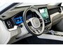 Volvo XC60 2.0 T8 AWD 335kW/456pk Aut8 Recharge Ultra Dark Excl. LUCHTVERING + BOWERS&WILKINS + PANORAMADAK + EL.TREKHAAK + DUBBEL GLAS + BLIS + HEAD-UP + PILOT ASSIST + V&A STOEL-&STUURVERWARMING + GOOGLE + STOELVENTILATIE&-MASSAGE + 360 CAMERA + 22" LM-VELGEN!!