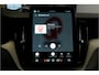 Volvo XC60 2.0 T8 AWD 335kW/456pk Aut8 Recharge Ultra Dark Excl. LUCHTVERING + BOWERS&WILKINS + PANORAMADAK + EL.TREKHAAK + DUBBEL GLAS + BLIS + HEAD-UP + PILOT ASSIST + V&A STOEL-&STUURVERWARMING + GOOGLE + STOELVENTILATIE&-MASSAGE + 360 CAMERA + 22" LM-VELGEN!!