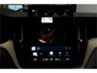 Volvo XC60 2.0 T8 AWD 335kW/456pk Aut8 Recharge Ultra Dark Excl. LUCHTVERING + BOWERS&WILKINS + PANORAMADAK + EL.TREKHAAK + DUBBEL GLAS + BLIS + HEAD-UP + PILOT ASSIST + V&A STOEL-&STUURVERWARMING + GOOGLE + STOELVENTILATIE&-MASSAGE + 360 CAMERA + 22" LM-VELGEN!!