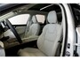 Volvo XC60 2.0 T8 AWD 335kW/456pk Aut8 Recharge Ultra Dark Excl. LUCHTVERING + BOWERS&WILKINS + PANORAMADAK + EL.TREKHAAK + DUBBEL GLAS + BLIS + HEAD-UP + PILOT ASSIST + V&A STOEL-&STUURVERWARMING + GOOGLE + STOELVENTILATIE&-MASSAGE + 360 CAMERA + 22" LM-VELGEN!!