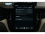 Volvo XC60 2.0 T8 AWD 335kW/456pk Aut8 Recharge Ultra Dark Excl. LUCHTVERING + BOWERS&WILKINS + PANORAMADAK + EL.TREKHAAK + DUBBEL GLAS + BLIS + HEAD-UP + PILOT ASSIST + V&A STOEL-&STUURVERWARMING + GOOGLE + STOELVENTILATIE&-MASSAGE + 360 CAMERA + 22" LM-VELGEN!!