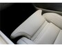 Volvo XC60 2.0 T8 AWD 335kW/456pk Aut8 Recharge Ultra Dark Excl. LUCHTVERING + BOWERS&WILKINS + PANORAMADAK + EL.TREKHAAK + DUBBEL GLAS + BLIS + HEAD-UP + PILOT ASSIST + V&A STOEL-&STUURVERWARMING + GOOGLE + STOELVENTILATIE&-MASSAGE + 360 CAMERA + 22" LM-VELGEN!!