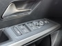 Peugeot E-3008 Launch Edition Dual Motor 73 kWh 325PK Automaat Navigatie, Rondomzichtcamera, Keyless, Panoramadak, Stoel & Stuurwielverwarming, Apple Carplay, Android Auto