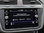 Volkswagen Tiguan 1.5 TSI R-Line Business+ / Pano / Navi / App connect / Harman-kardon / Elektrische klep / Lichtmetaal 19 inch /