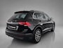 Volkswagen Tiguan 1.5 TSI ACT Comfortline / Navigatie / Parkeersensoren V+A / Zwenkbare trekhaak / Climate controle /