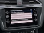 Volkswagen Tiguan 1.5 TSI ACT Comfortline / Navigatie / Parkeersensoren V+A / Zwenkbare trekhaak / Climate controle /