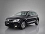 Volkswagen Tiguan 1.5 TSI ACT Comfortline / Navigatie / Parkeersensoren V+A / Zwenkbare trekhaak / Climate controle /