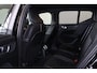 Volvo XC40 T4 Recharge R-Design - IntelliSafe Assist & Surround - 360º Camera - Verwarmde voorstoelen, stuur & achterbank - Parkeersensoren voor & achter - Extra getint glas - Inklapbare trekhaak - 21' LMV