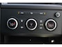 Land Rover Discovery 2.0 Td4 HSE Luxury | Incl. 12 Maanden garantie | Cruise Control | Navigatie | Apple Carplay\Android Auto | Elektrisch Trekhaak | Luchtvering | Parkeercamera | Parkeersensoren |