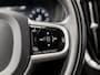 Volvo V60 2.0 B3 Momentum Sport Automaat (APPLE CARPLAY, GROOT NAVI, LEDER, STUUR/STOELVERWARMING, SPORTSTOELEN, GETINT GLAS, CAMERA, NIEUWE APK, NIEUWSTAAT)