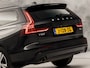 Volvo V60 2.0 B3 Momentum Sport Automaat (APPLE CARPLAY, GROOT NAVI, LEDER, STUUR/STOELVERWARMING, SPORTSTOELEN, GETINT GLAS, CAMERA, NIEUWE APK, NIEUWSTAAT)