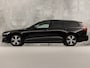Volvo V60 2.0 B3 Momentum Sport Automaat (APPLE CARPLAY, GROOT NAVI, LEDER, STUUR/STOELVERWARMING, SPORTSTOELEN, GETINT GLAS, CAMERA, NIEUWE APK, NIEUWSTAAT)