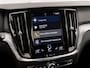 Volvo V60 2.0 B3 Momentum Sport Automaat (APPLE CARPLAY, GROOT NAVI, LEDER, STUUR/STOELVERWARMING, SPORTSTOELEN, GETINT GLAS, CAMERA, NIEUWE APK, NIEUWSTAAT)