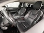 Volvo V60 2.0 B3 Momentum Sport Automaat (APPLE CARPLAY, GROOT NAVI, LEDER, STUUR/STOELVERWARMING, SPORTSTOELEN, GETINT GLAS, CAMERA, NIEUWE APK, NIEUWSTAAT)