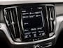 Volvo V60 2.0 B3 Momentum Sport Automaat (APPLE CARPLAY, GROOT NAVI, LEDER, STUUR/STOELVERWARMING, SPORTSTOELEN, GETINT GLAS, CAMERA, NIEUWE APK, NIEUWSTAAT)