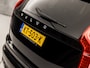 Volvo XC90 2.0 T8 Twin Engine AWD R-Design 7 Persoons 408Pk Automaat (PANORAMADAK, 1e EIGENAAR, LUCHTVERING, APPLE CARPLAY, BOWERS&WILKINS, HEADP-UP DISPLAY, STUUR/STOELVERWARMING, CAMERA, ELEK ACHTERKLEP, NIEUWSTAAT)