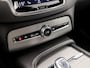Volvo XC90 2.0 T8 Twin Engine AWD R-Design 7 Persoons 408Pk Automaat (PANORAMADAK, 1e EIGENAAR, LUCHTVERING, APPLE CARPLAY, BOWERS&WILKINS, HEADP-UP DISPLAY, STUUR/STOELVERWARMING, CAMERA, ELEK ACHTERKLEP, NIEUWSTAAT)