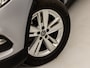 Opel Grandland X 1.2 Turbo Sport (APPLE CARPLAY, NAVIGATIE, GETINT GLAS, CRUISE, SPORTSTOELEN, ARMSTEUN, LM VELGEN, NIEUWE APK, NIEUWSTAAT)