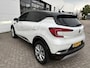 Renault Captur 1.6 E-Tech Plug-in Hybrid 160 PK Business | Metallic wit met zwart dak | Camera achter | Parkeersensoren voor |