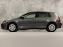 Volkswagen Golf 1.0 TSI Sportline Automaat (APPLE CARPLAY, GROOT NAVI, CLIMATE, STOELVERWARMING, SPORTSTOELEN, GETINT GLAS, PARKEERSENSOREN, CRUISE, NIEUWSTAAT)