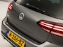 Volkswagen Golf 1.0 TSI Sportline Automaat (APPLE CARPLAY, GROOT NAVI, CLIMATE, STOELVERWARMING, SPORTSTOELEN, GETINT GLAS, PARKEERSENSOREN, CRUISE, NIEUWSTAAT)