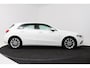 Mercedes-Benz A-klasse 220 Advantage (SFEERVERLICHTING, NAVIGATIE, CAMERA, STOELVERWARMING, LEDER)