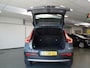 Volvo XC40 1.5 T3 163pk, Business Pro, Navigatie, Clima controle, Cruise controle, Elek ramen V/A, Pdc V/A, Harman Kardon geluid installatie, Elek achterklep,  Xenon verlichting, Lm velgen 18'', Nederlandse auto, Trekgewicht 1600k Bovag afleverpakket 695,-