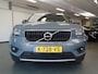 Volvo XC40 1.5 T3 163pk, Business Pro, Navigatie, Clima controle, Cruise controle, Elek ramen V/A, Pdc V/A, Harman Kardon geluid installatie, Elek achterklep,  Xenon verlichting, Lm velgen 18'', Nederlandse auto, Trekgewicht 1600k Bovag afleverpakket 695,-